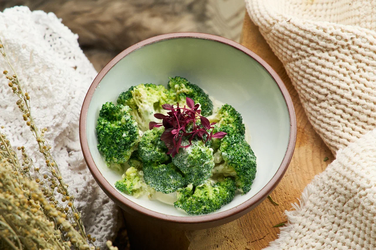 Брокколи в сливочном соусе